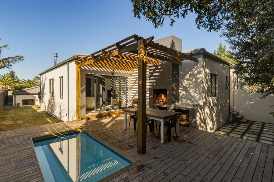 4 Bedroom Property for Sale in Somerset Ridge Western Cape